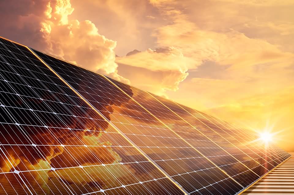 Maximizing Renewable Energy: The Role of Battery Power Storage